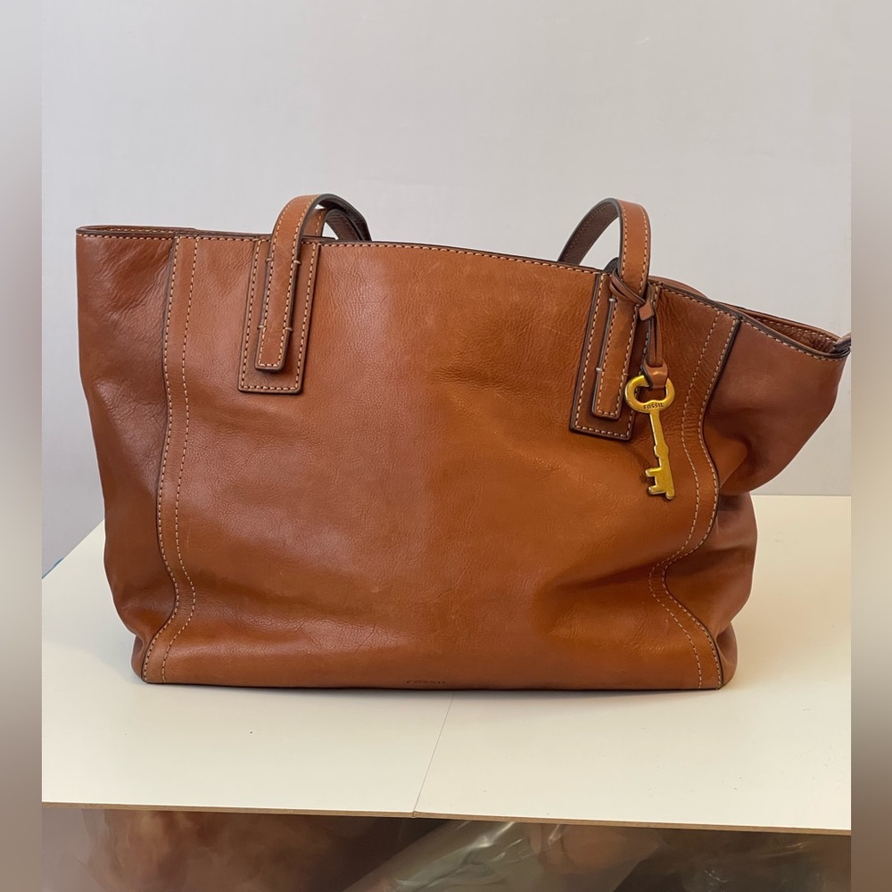 Fossil Brown Pebbled Leather Emma Tote Brass Key - Picture 5 of 16